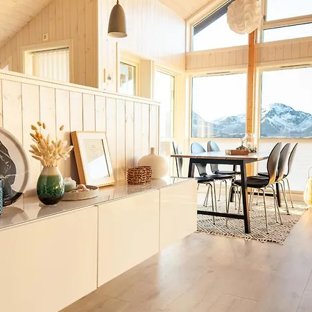 Vaeranes- Ny Med Flott Utsikt *