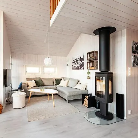 Vaeranes- Ny hytte med flott utsikt Feriehus