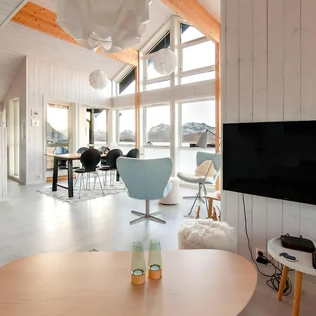 Vaeranes- Ny hytte med flott utsikt Feriehus Ramberg