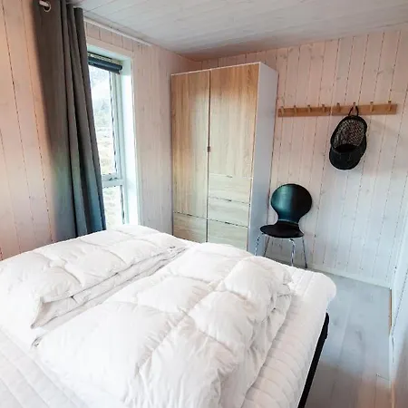 Vaeranes- Ny hytte med flott utsikt Feriehus